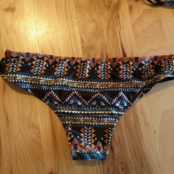 No brand swim suit, size S. - Picture 6 of 6